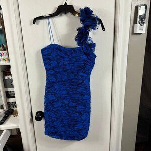 Rickie Freeman for Teri Jon blue/black floral lace ruched mini dress with ruffle